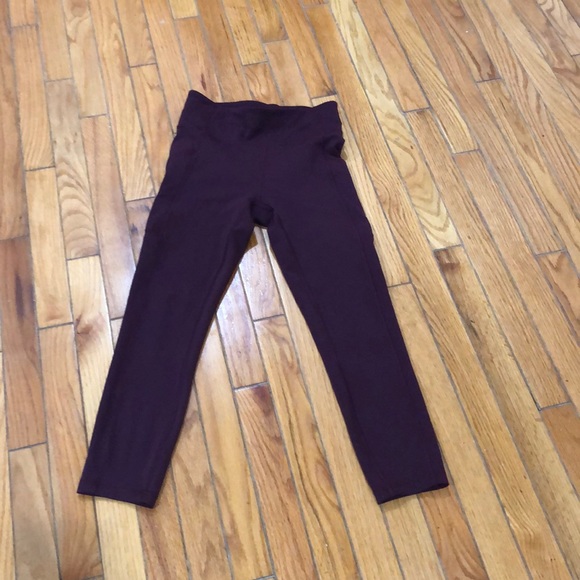 Lulu🍋 Cassis Invigorate Crop 23” size 6 everlux EUC - Picture 4 of 11